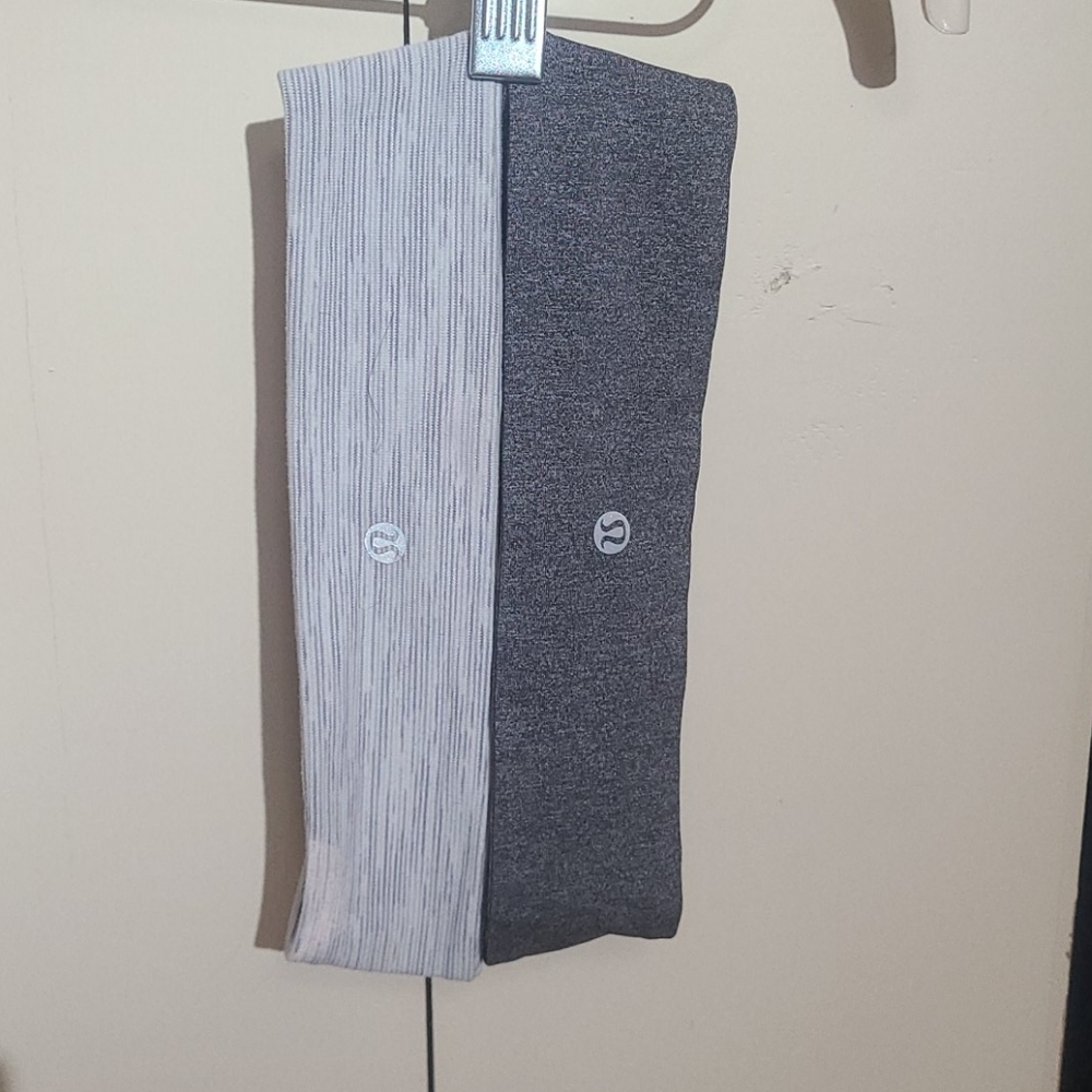 4 lululemon headbands with felt lining